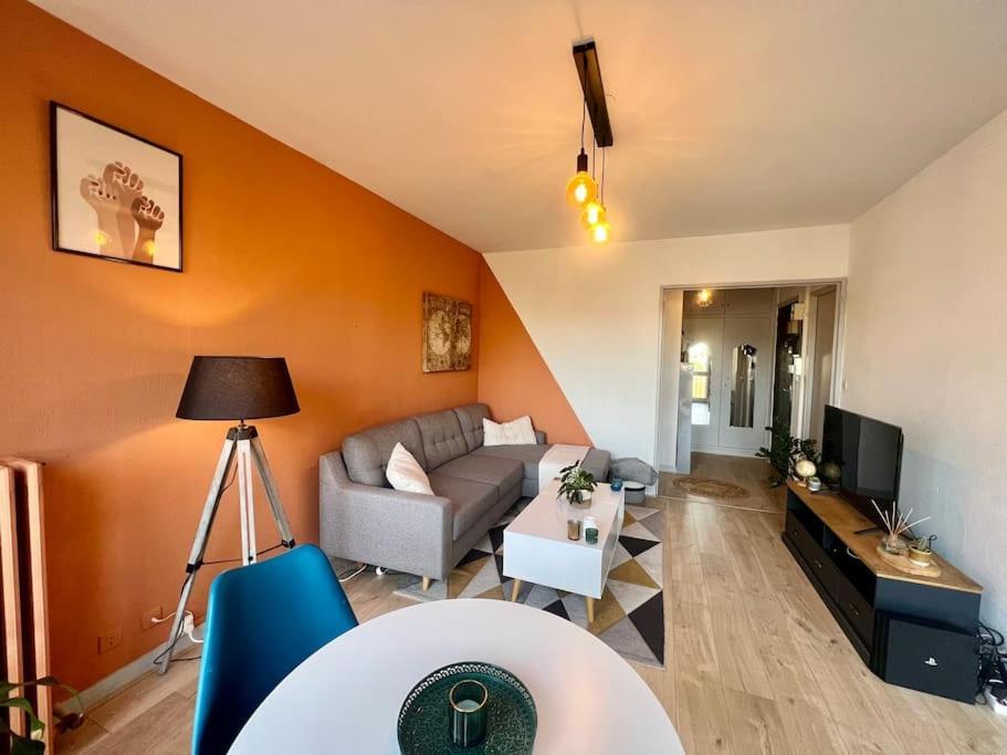 Le P'Tit Anatole - Joli T2 Avec Parking Appartement Poitiers Buitenkant foto